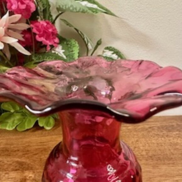 Vintage Cranberry Glass Ruffled Vase Diamond Heart Motif Elegant Red Art Glass - Picture 4 of 7